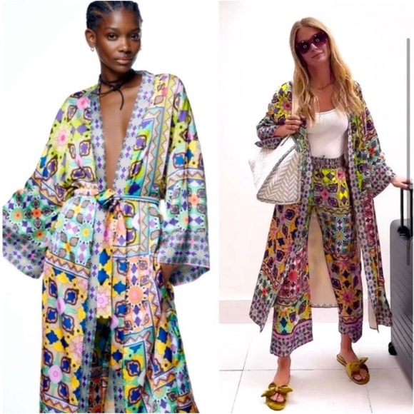 Zara Womens Geometric Satin Kimono Robe Size XS Flowy Festival Boho Hippie Beach - Picture 1 of 12
